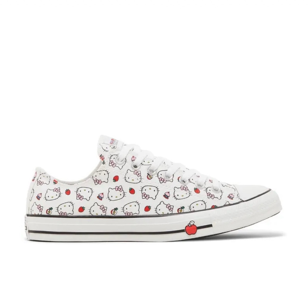 Converse x Hello Kitty Chuck Taylor All Star white low top  sneakers.Size 9.5